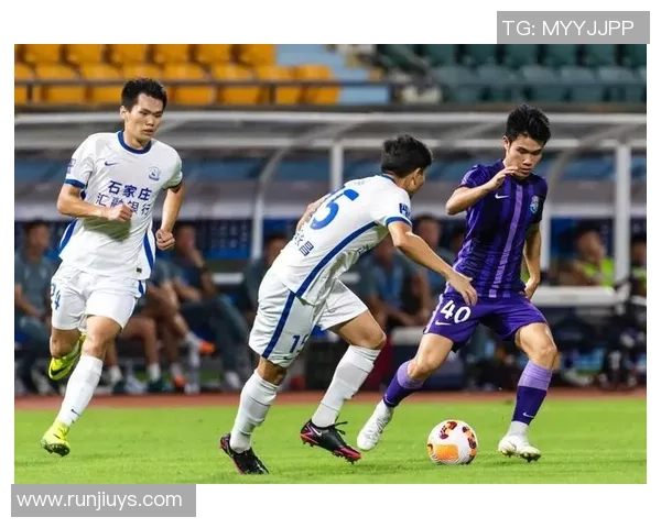 武汉篮球队以82分稳居世锦赛积分榜首位展现强劲实力